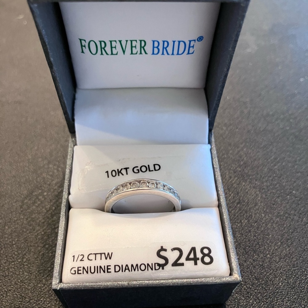 Forever Bride 10k  White Gold Diamond Band Size 7